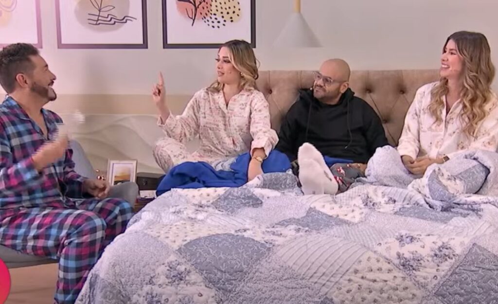 Mónica Molano, presentadora de Bravíssimo, confesó que duerme sin pijama/Foto: 'Bravíssimo'.