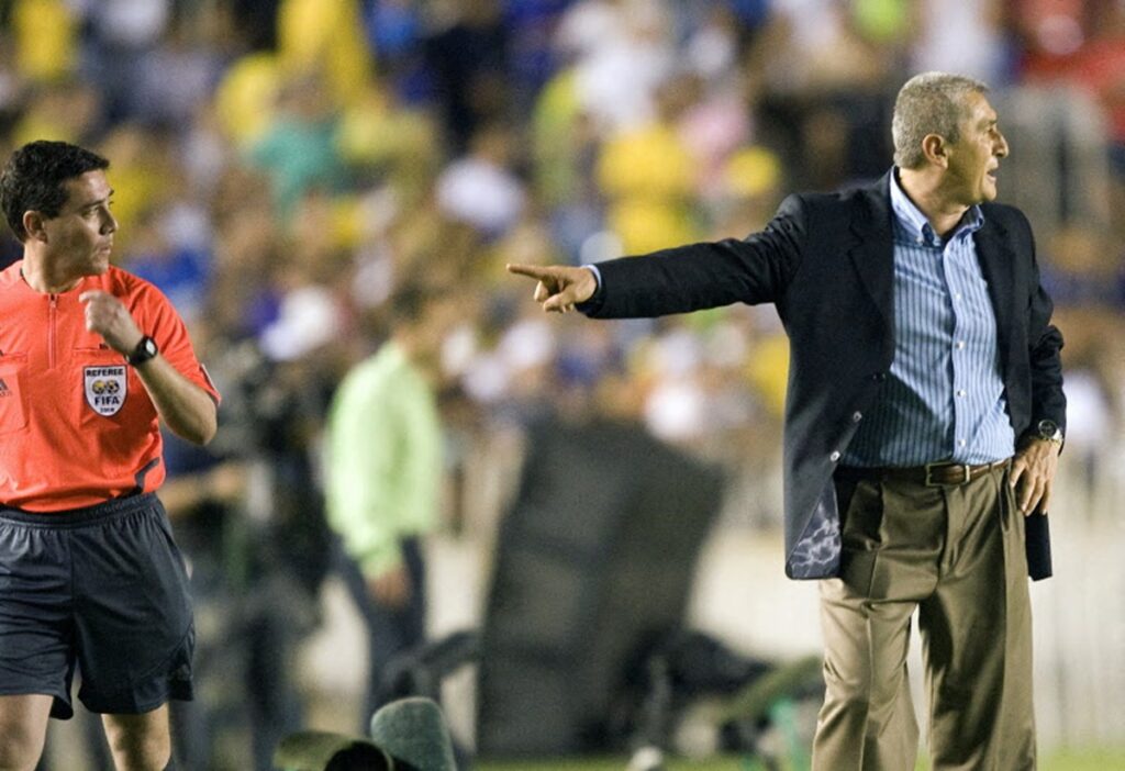 Eduardo Lara, técnico colombiano / AFP. 