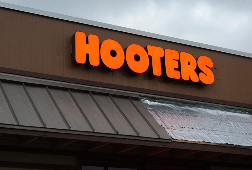 Hooters en bancarrota. / AFP