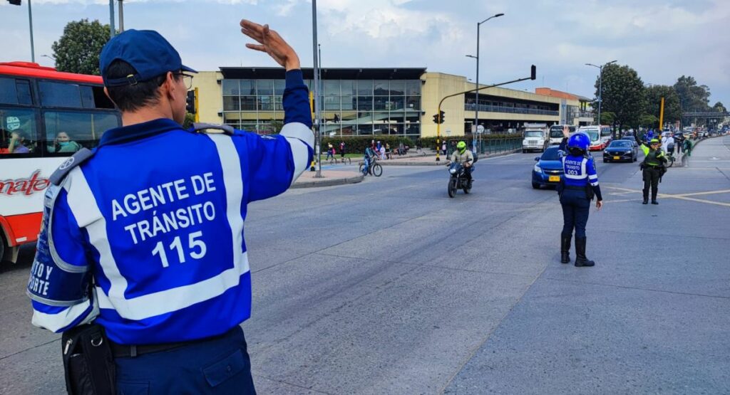 Agentes de tránsito en Bogotá / Secretaría de Movilidad