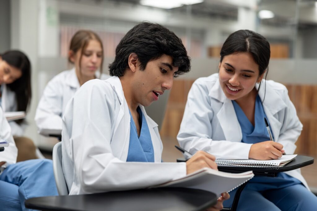 Estudiantes de medicina / Getty Images 