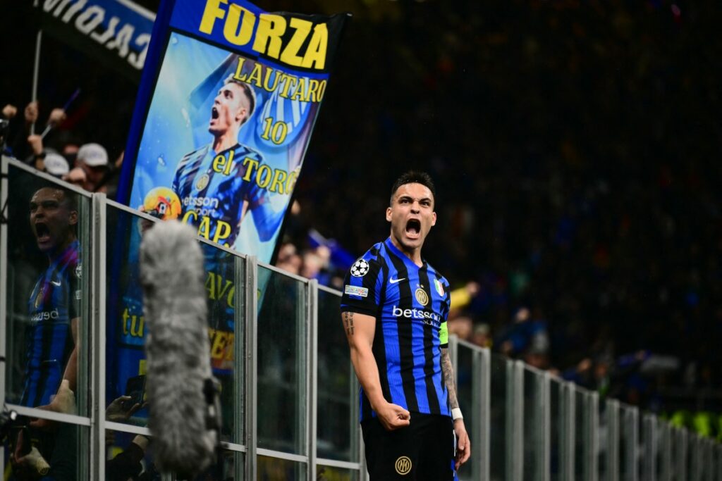Lautaro Martínez celebrando su gol en el partido de Inter de Milán vs. Bayern Múnich por Champions League / AFP