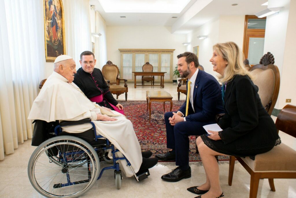 Papa Francisco y JD Vance / AFP