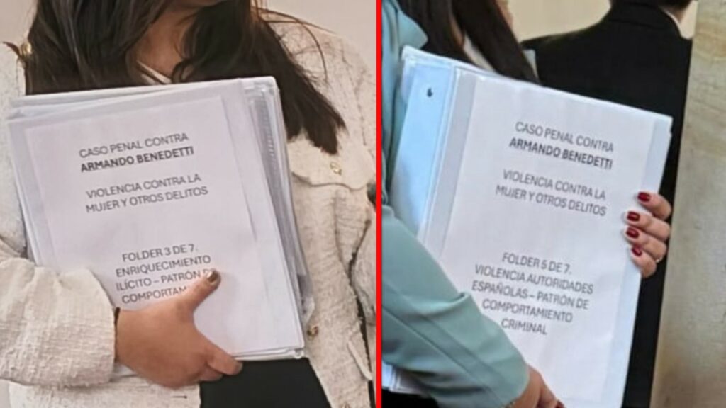 Estas carpetas aparecieron en la rueda de prensa. Foto: Caracol Radio.