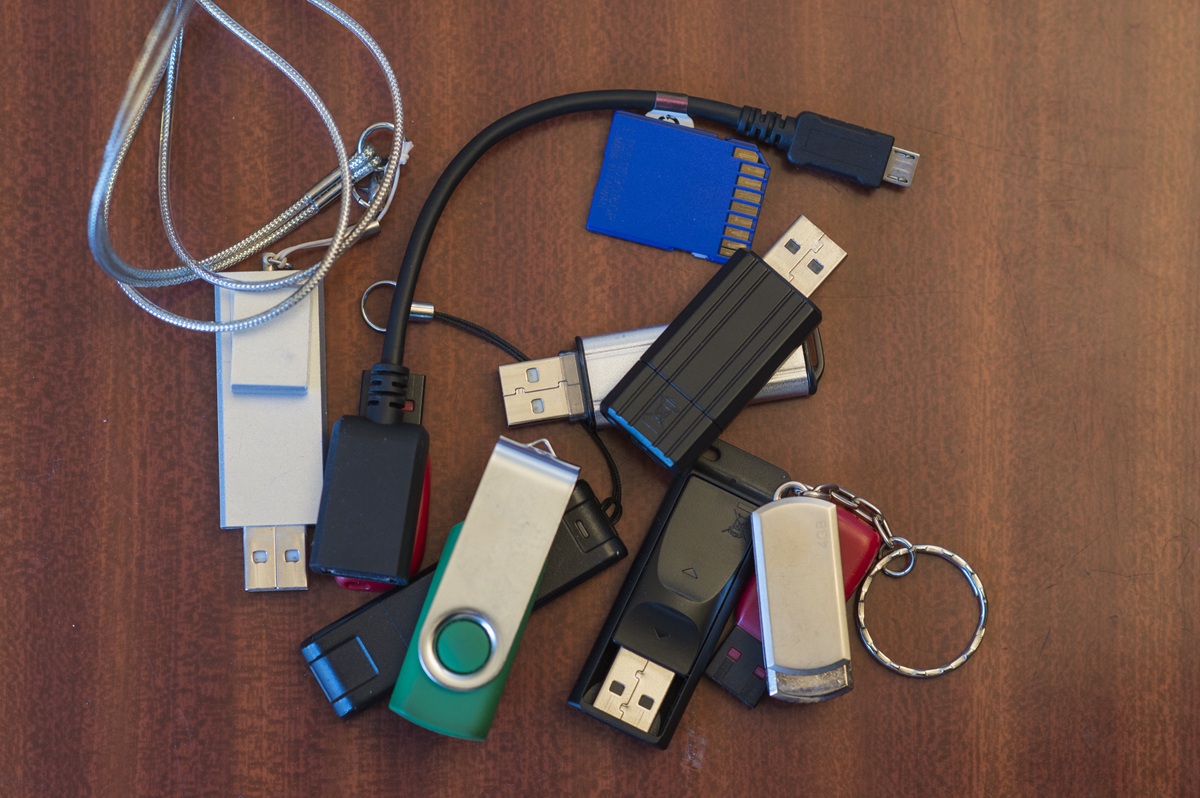 Alertan por estafa que puede salirle cara: cuidado con las USB que compra