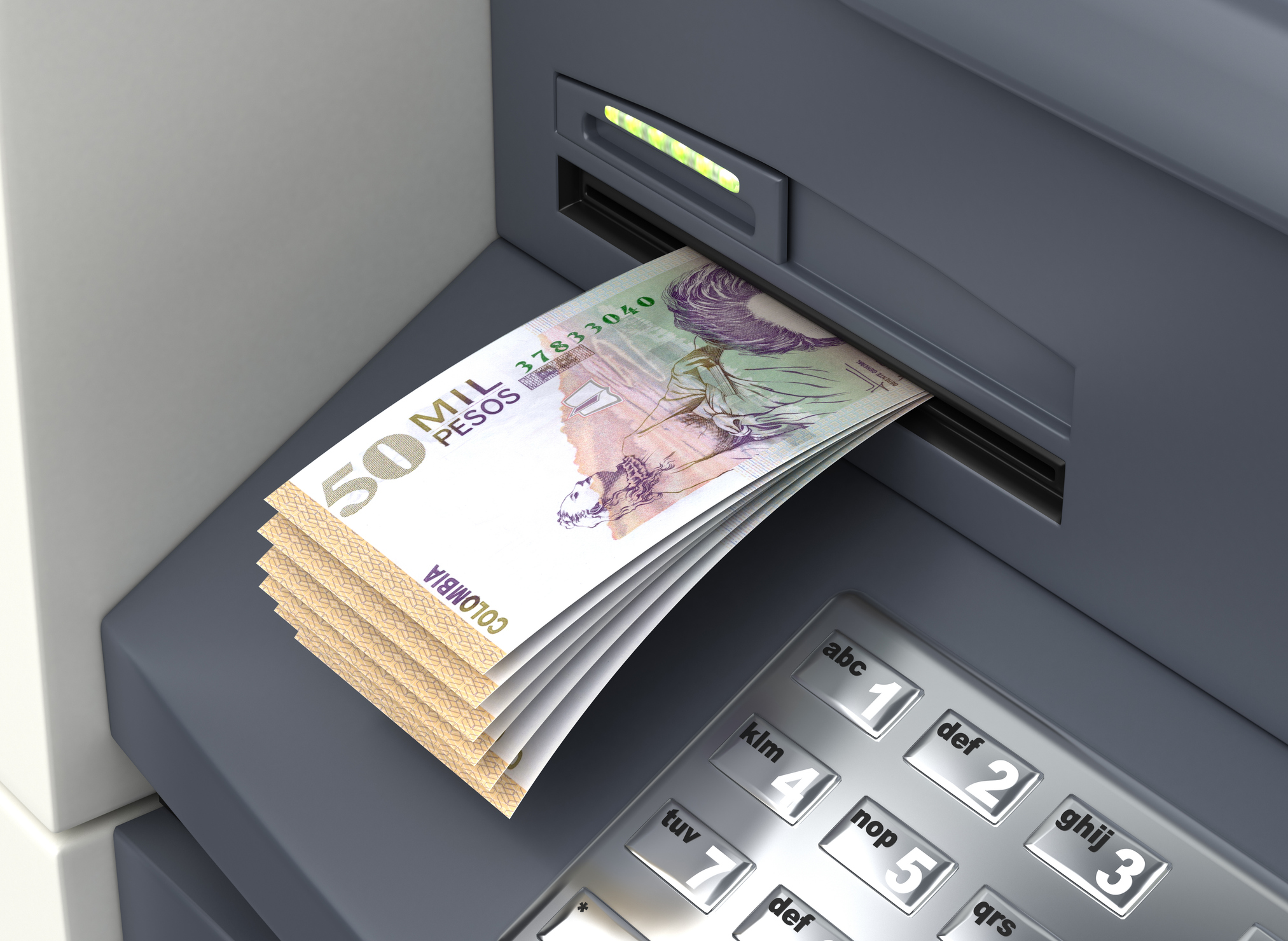 ¿Cómo retirar dinero de forma segura? Ojo si se le acerca con el celular en mano