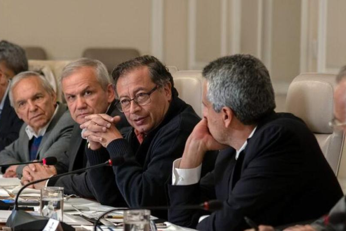 Aparecen dos exministros mencionados en el caso de la UNGRD, que son Ricardo Bonilla y Luis Fernando Velasco, quienes podría ser llamados en próximos días.