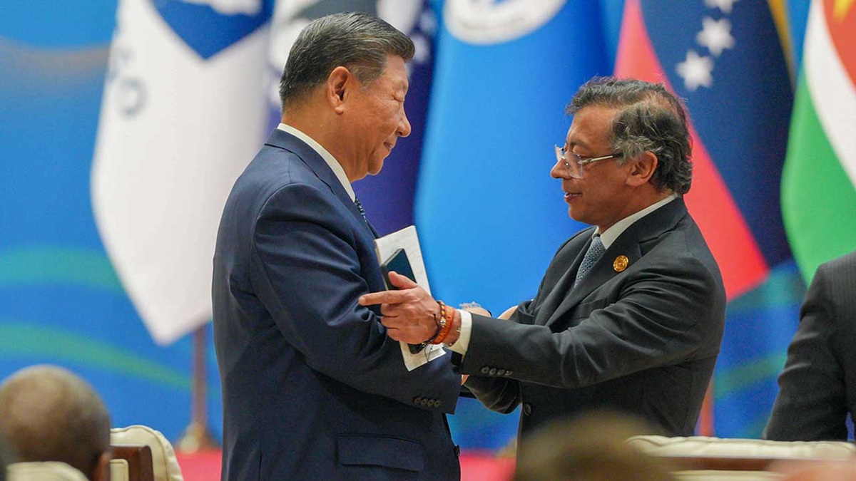 Por decisión de Gustavo Petro, Colombia inicia incierta Ruta de la Seda de China