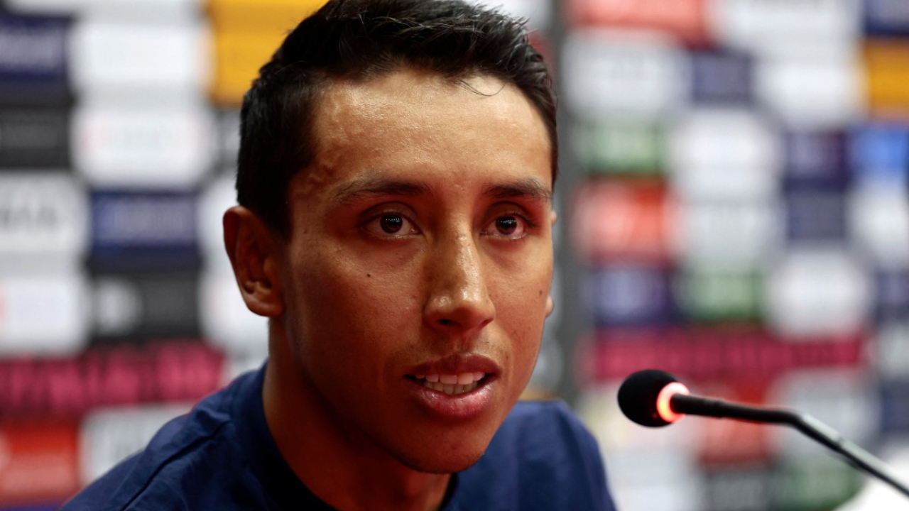 Egan Bernal, alerta en Giro de Italia por posible fusión de Ineos y TotalEnergie