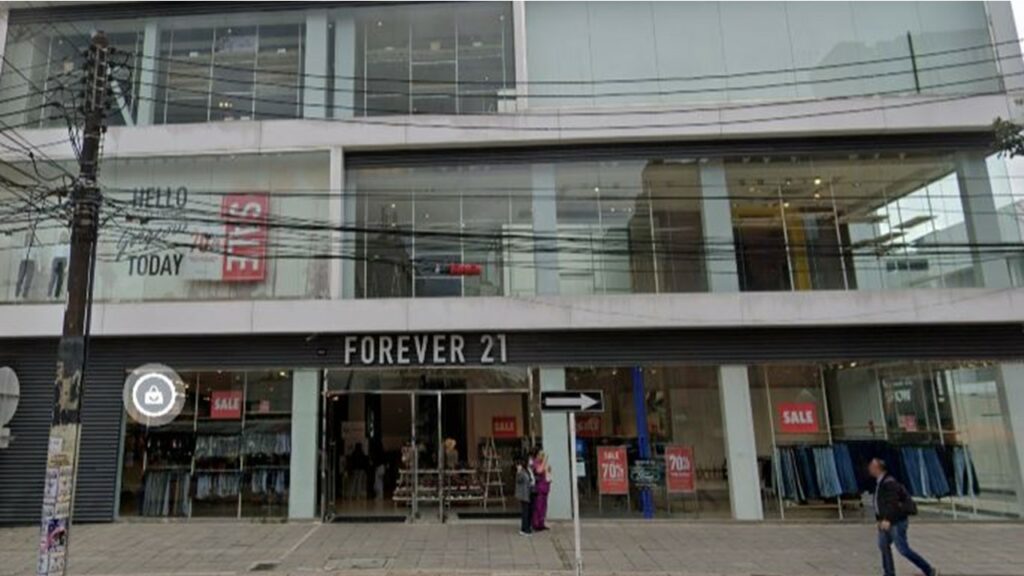 Así se veía el local de Forever 21. Foto: Google Maps.