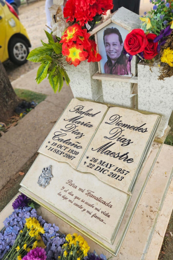 Tumba de Diomedes Díaz / Pulzo: Ricardo Baracaldo