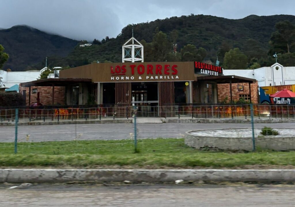 Restaurante Los Torres / Pulzo