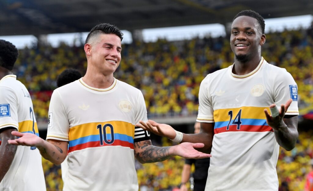 James Rodríguez y Jhon Durán en Selección Colombia / Getty 