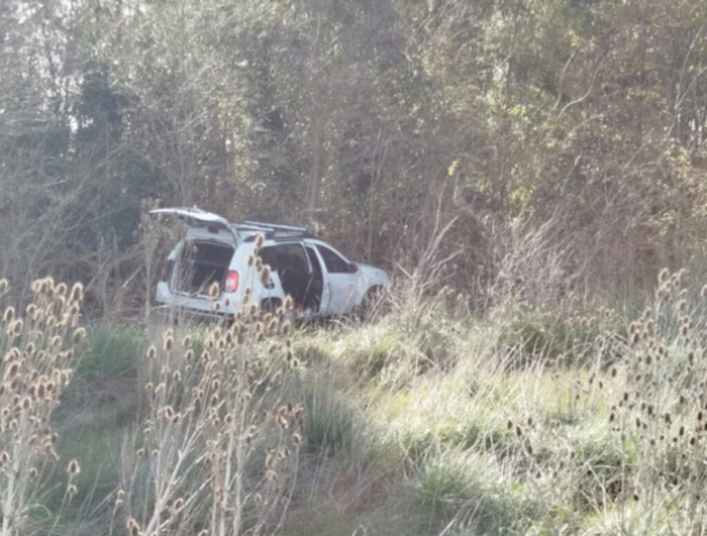 Carro en el que Fernando Dellarciprete se desplazó para asesinar a sus hijos y acabar con su vida / Policía de Buenos Aires