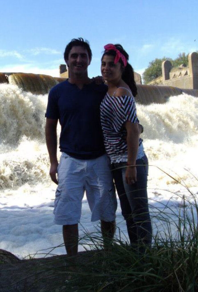 Fernando Dellarcipret junto con su pareja, a quien asesinó en Buenos Aires junto con sus dos hijos / X: @RickArgento_