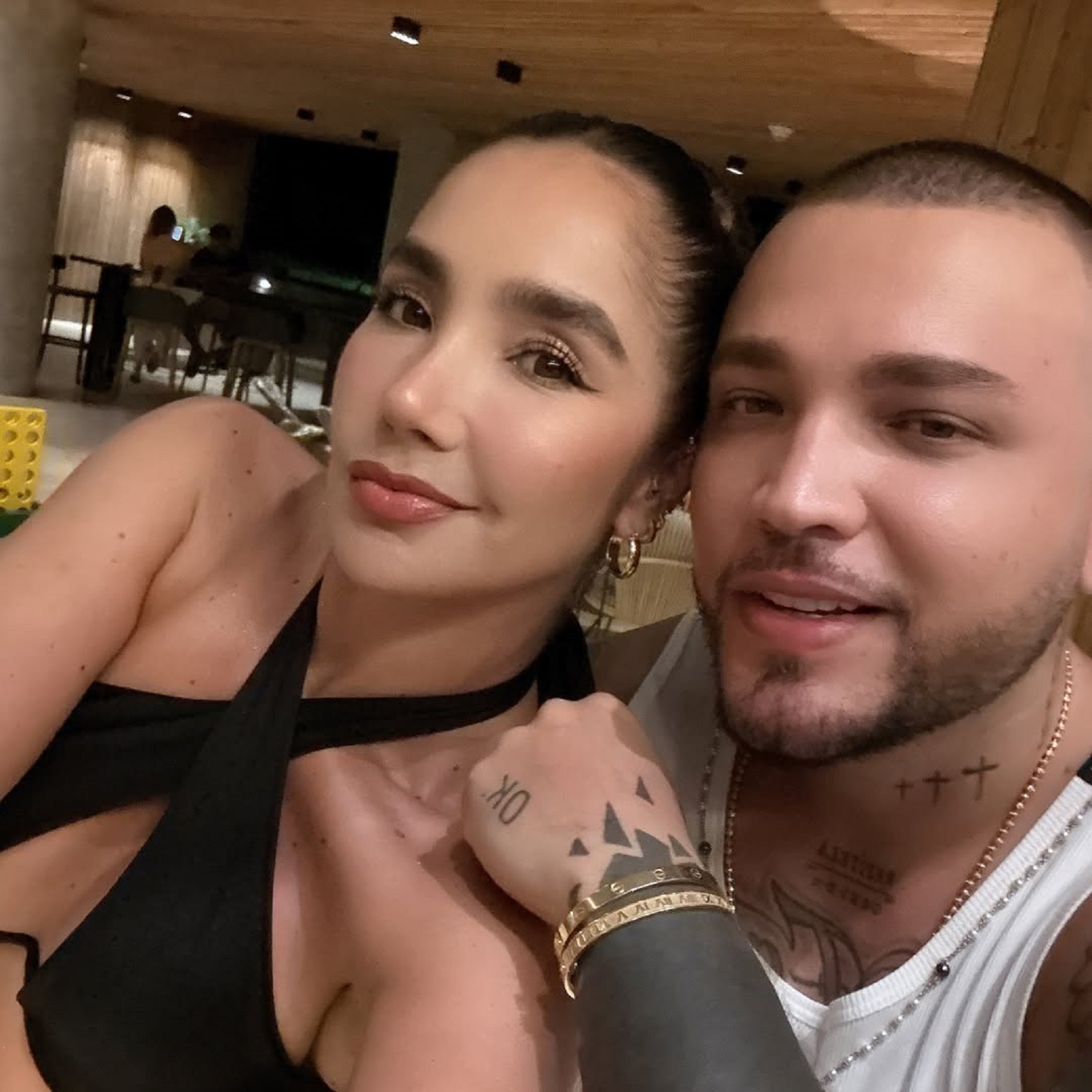 Paola Jara y Jessi Uribe, en nota sobre que confirman embarazo de ella