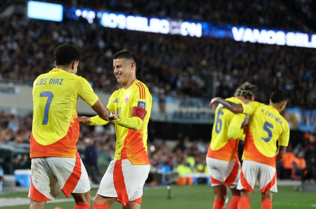 James Rodríguez y Luis Díaz en Selección Colombia / AFP