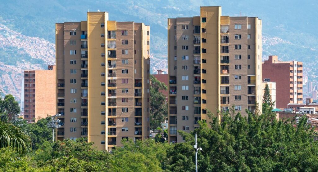 Edificio de apartamentos / Getty