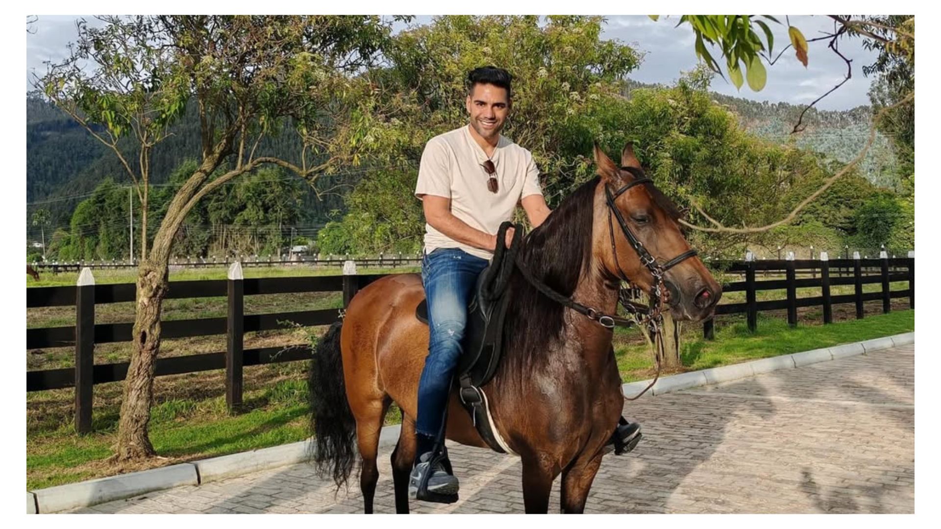 ¿Qué pasó con Falcao hoy? Apareció montando caballo paso fino en Cundinamarca