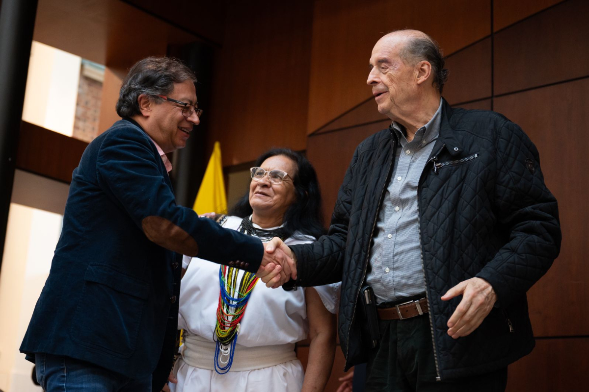 El presidente Gustavo Petro empezó a buscar culpables y sacó teorias sobre supuesto plan para derrocarlo de la mano de Álvaro Leyva. 