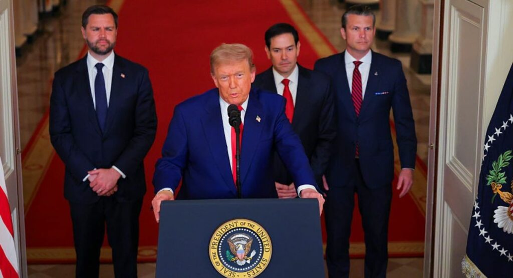 Donald Trump anunciando medidas migratorias / Getty