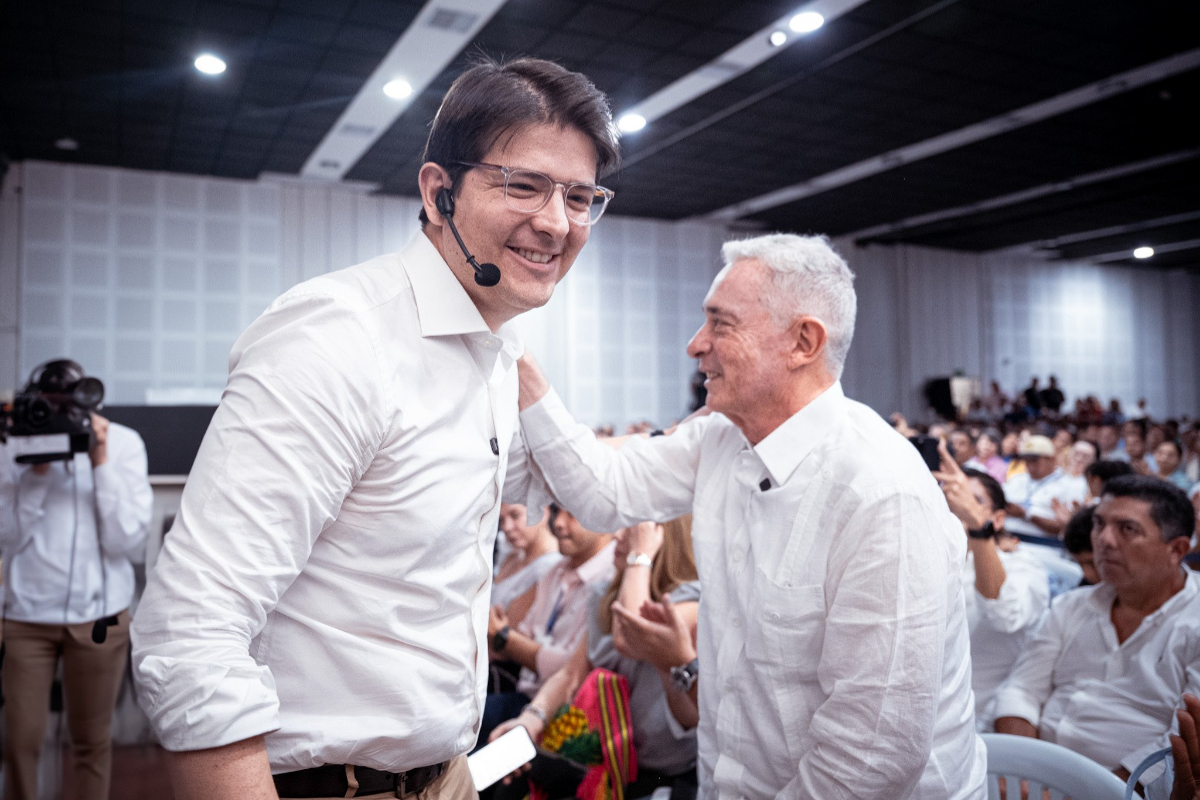 Nueva reacción de Álvaro Uribe por atentado a Miguel Uribe Turbay e hizo una dura petición a la justicia. El senador lleva un mes hospitalizado. 