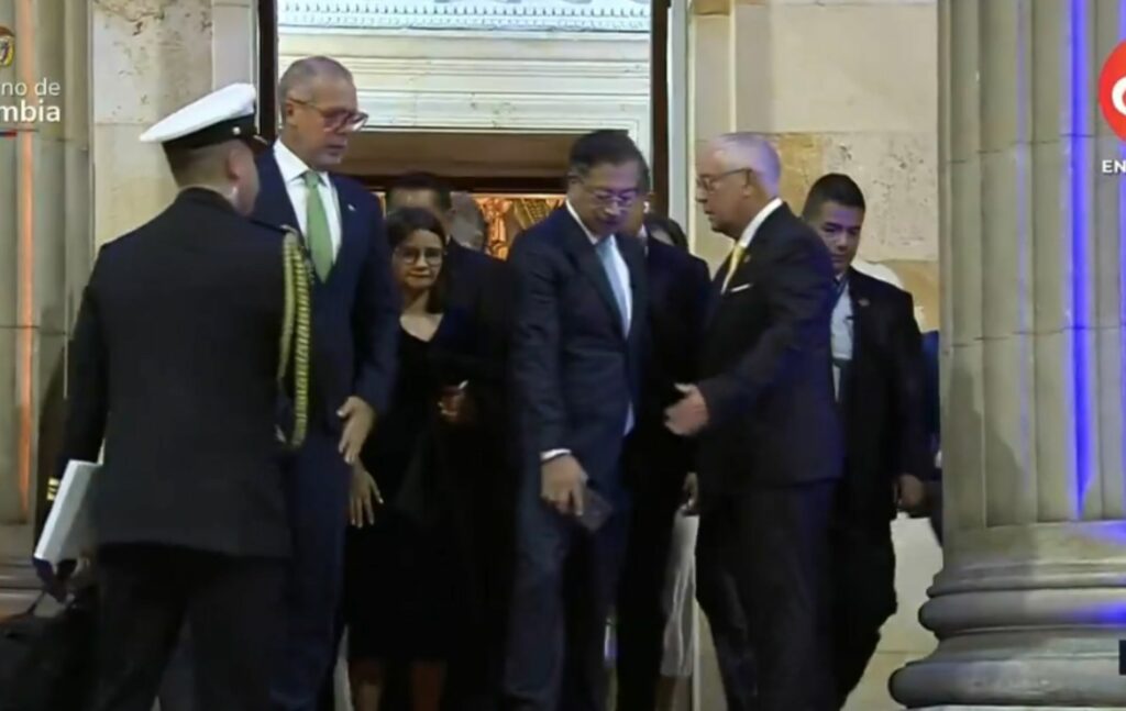 Salida de Gustavo Petro del Congreso de la República.