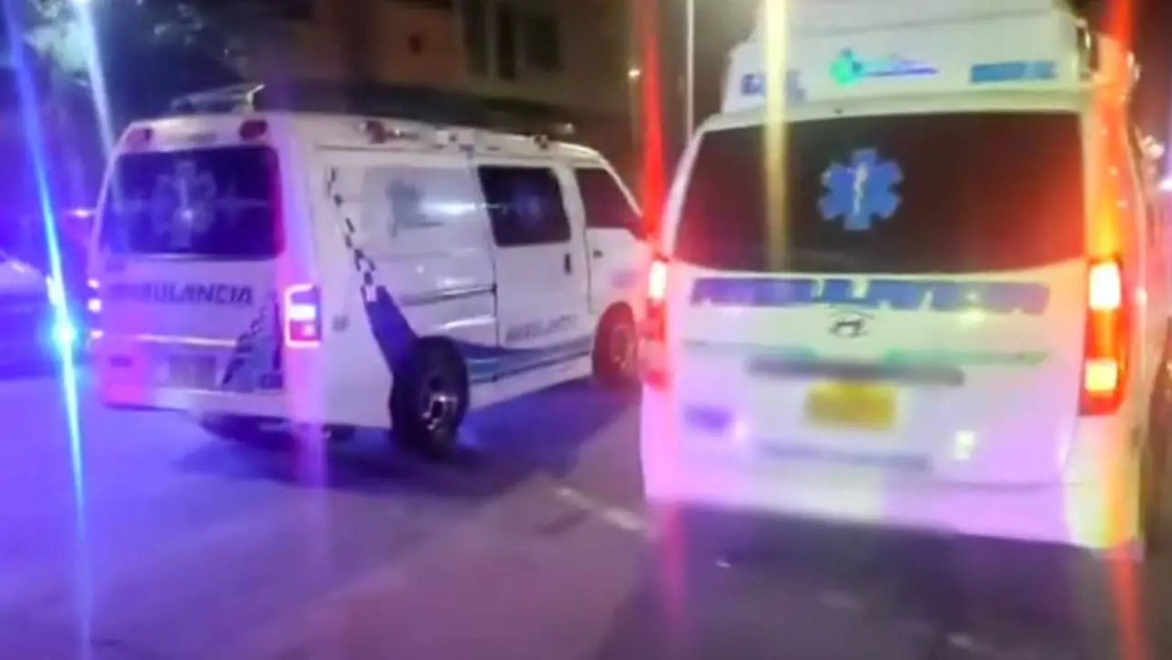 Ambulancias compiten en piques ilegales en las calles de Bogotá