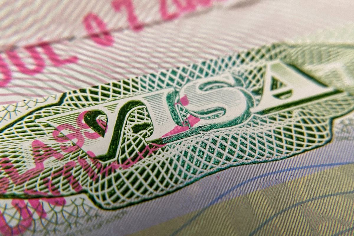 Latina perdió 'green card' por no enviar un documento clave: le reabrieron caso