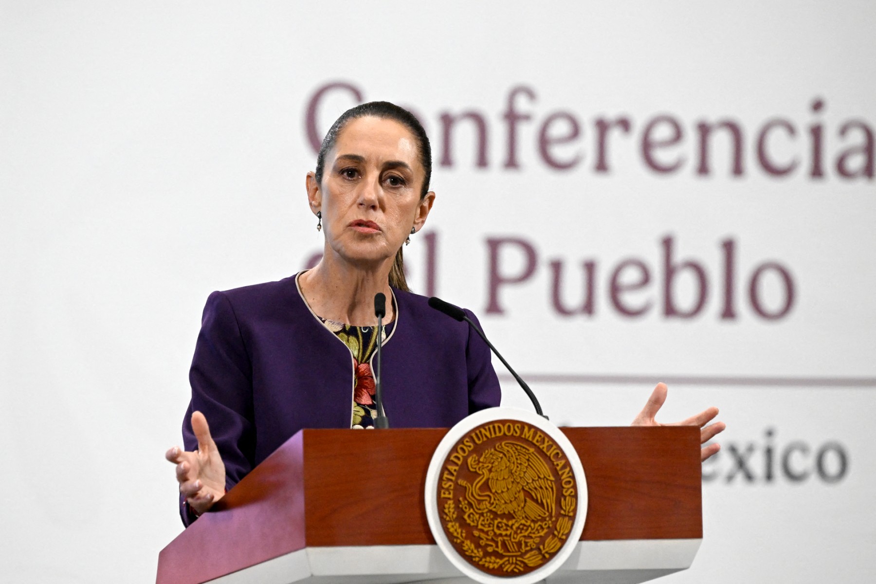 Declaraciones de presidenta de México por muerte de Miguel Uribe son falsas