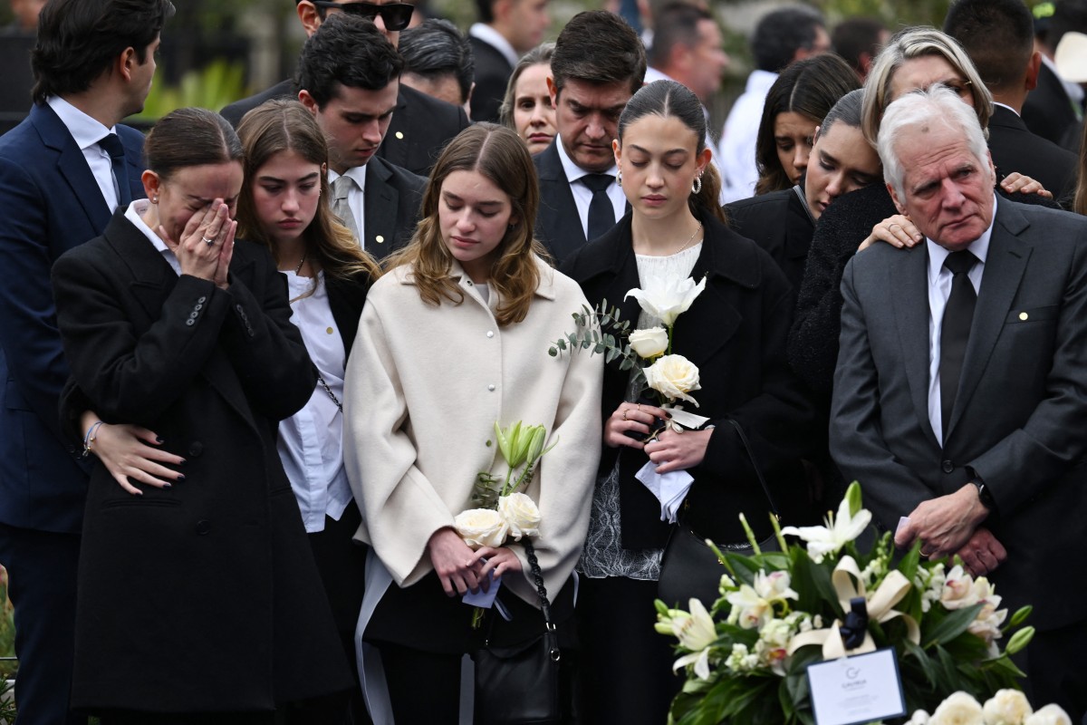 Susto de hijas de Claudia Tarazona por disparos en funeral de Miguel Uribe