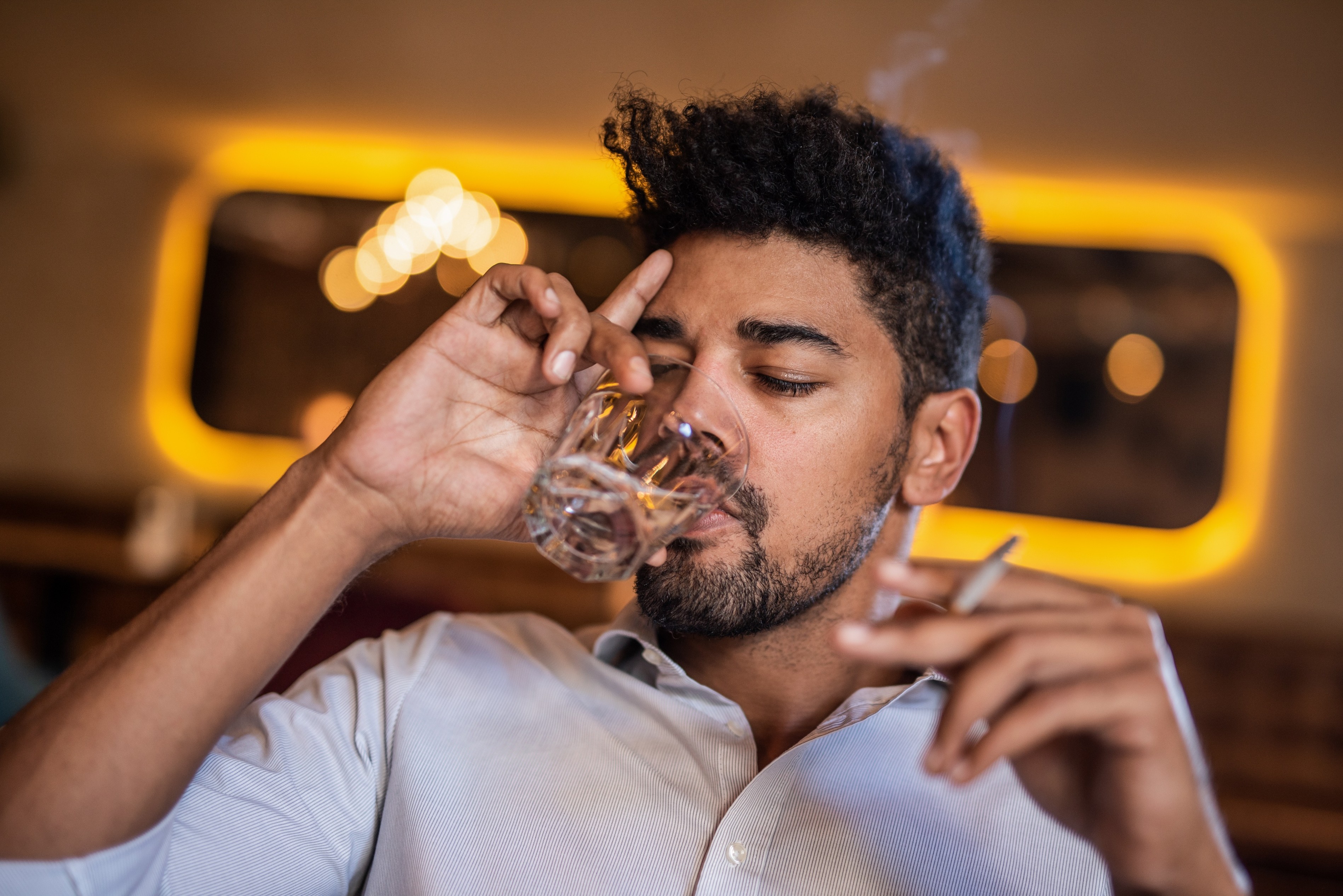 Nueva reforma tributaria elevaría precios de licor y cigarrillos en Colombia