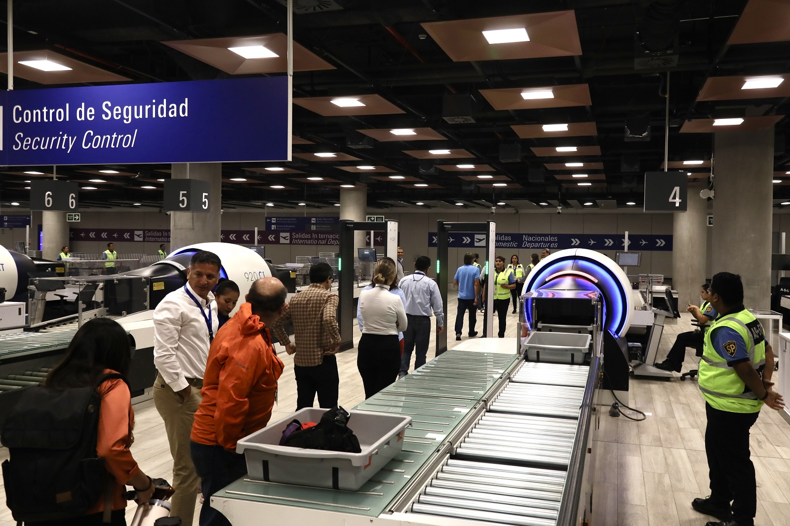 Nuevo aeropuerto Jorge Chávez de Lima, Perú, en nota sobre que tiene hotel de lujosa cadena