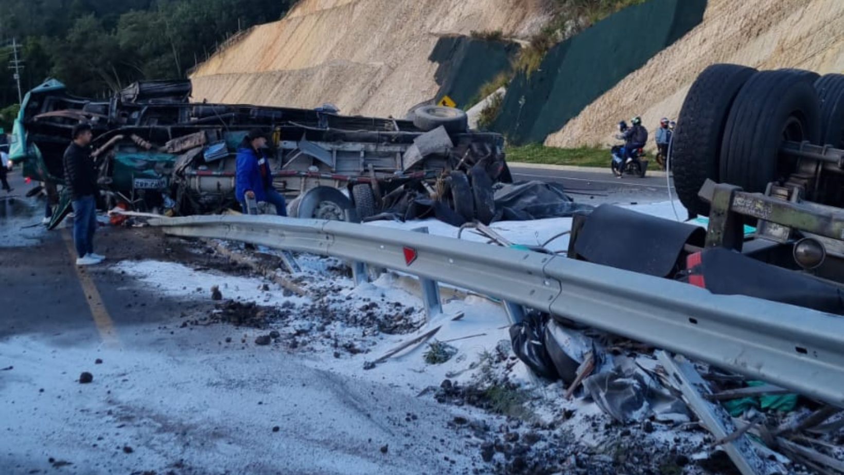 Videos del accidente entre tractocamiones en la vía Bogotá–Girardot: cómo fue