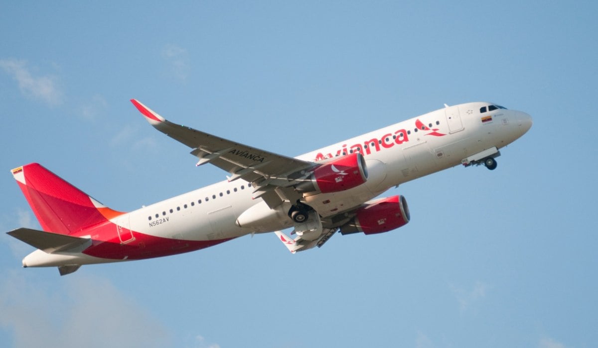 Foto de Avianca, en nota de por qué Avianca cambió uniformes y fotos de cómo son, tras 106 años de historia