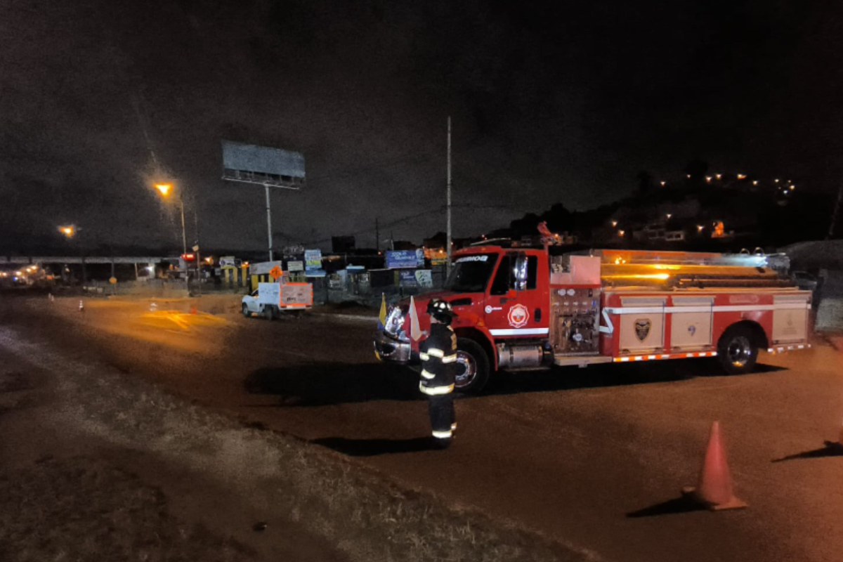 Cierre y trancón en la Autopista Sur por fuga de gas: no hay paso por problema