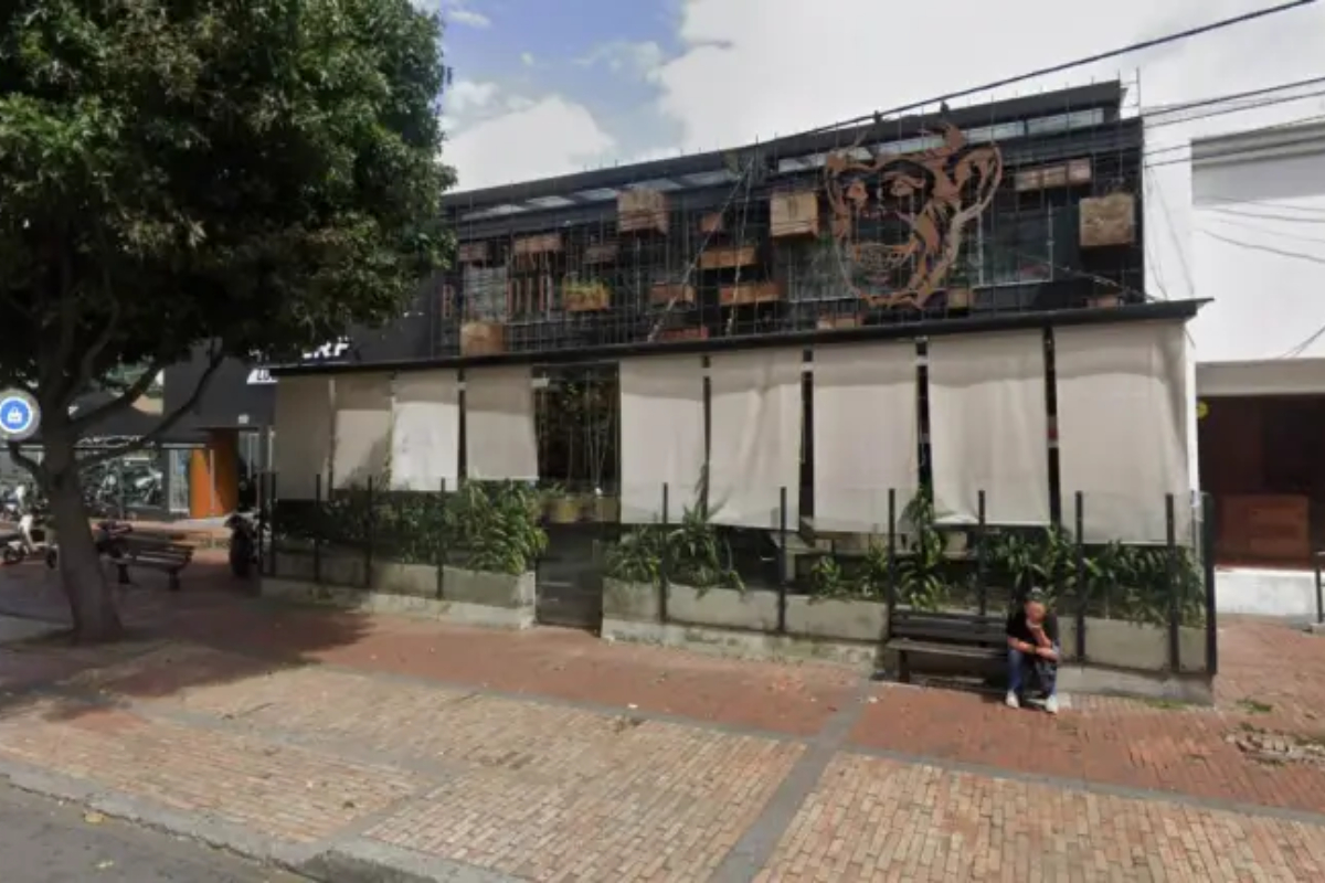 Robaron el reconocido Mono Bandido de la 127 (Bogotá): ladrones armados ingresaron al negocio y les hurtaron las pertenencias a los comensales. 