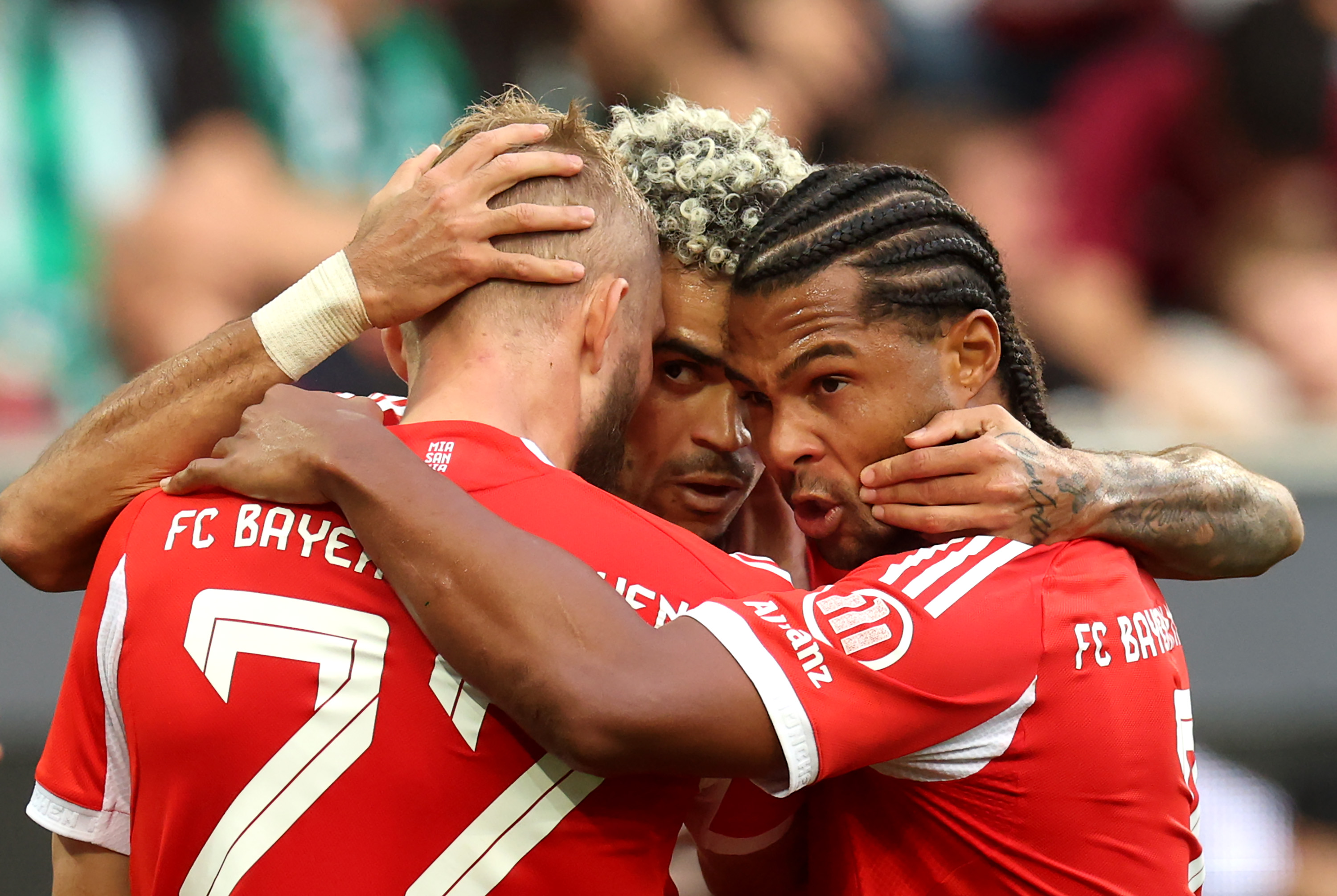 Gol Luis Díaz hoy con Bayern Múnich ante Augsburgo en Bundesliga: video