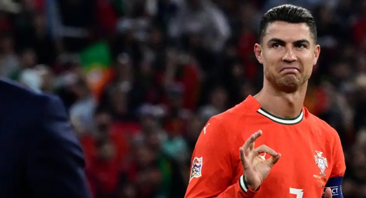 Cristiano Ronaldo empujó a un aficionado que le pidió foto y fue criticado
