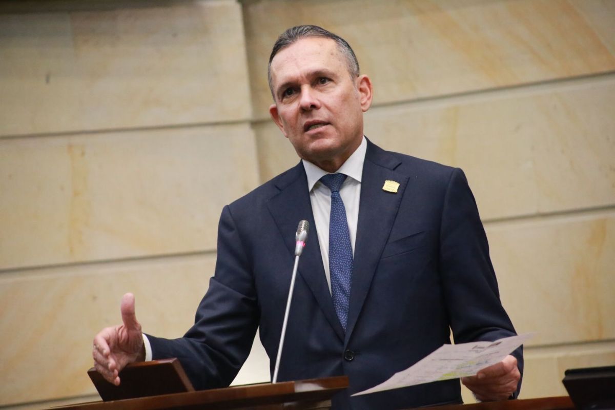 Efraín Cepeda anunció que será precandidato presidencial para elecciones de 2026