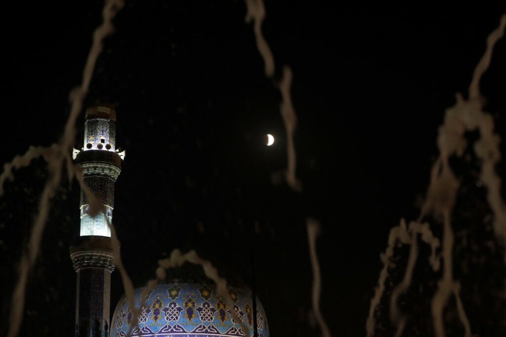 Parte del eclipse en Irak / AFP
