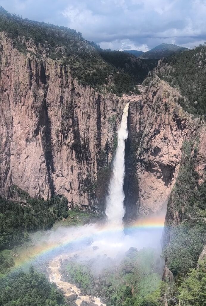 Cascada de Basaseachi / Pulzo