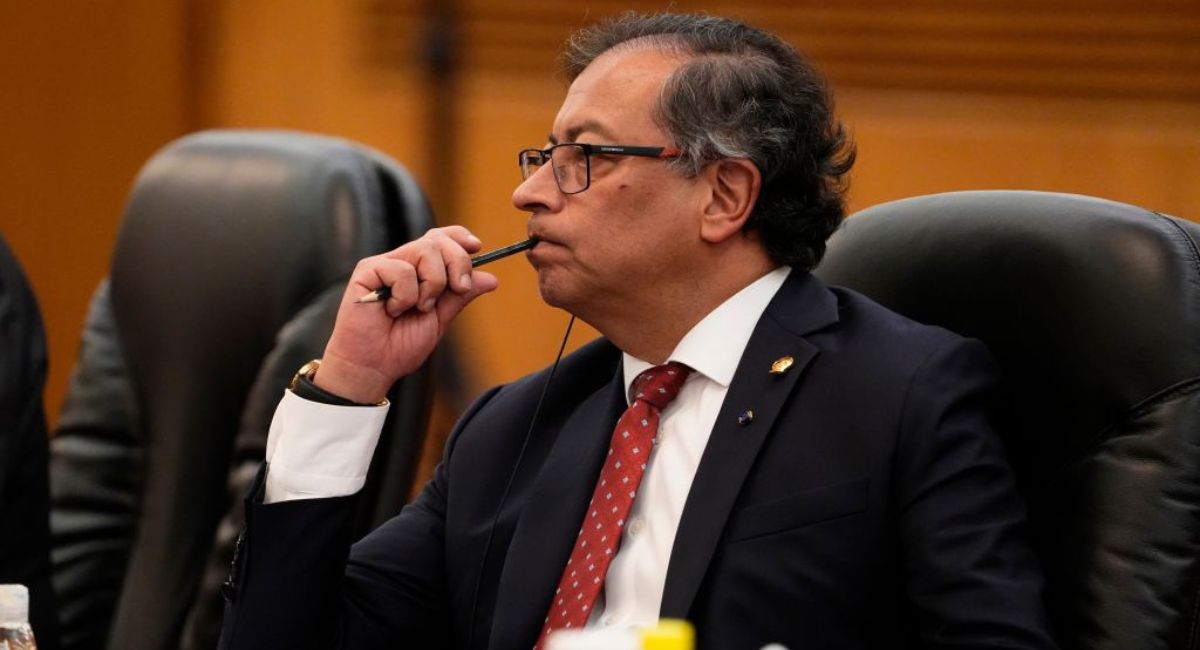 Gobierno de Gustavo Petro aceptó la renuncia de Julián Molina al Ministerio TIC y puso de reemplazo a Carina Murcia, confirma Caracol Radio. 