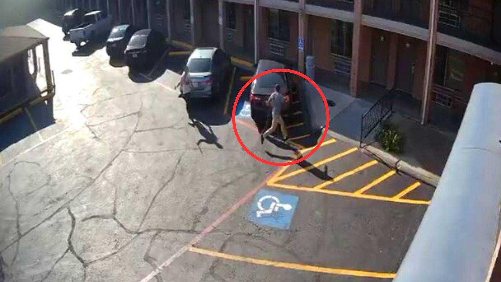 Gerente de un motel fue asesinado frente a su esposa y su hijo por un empleado