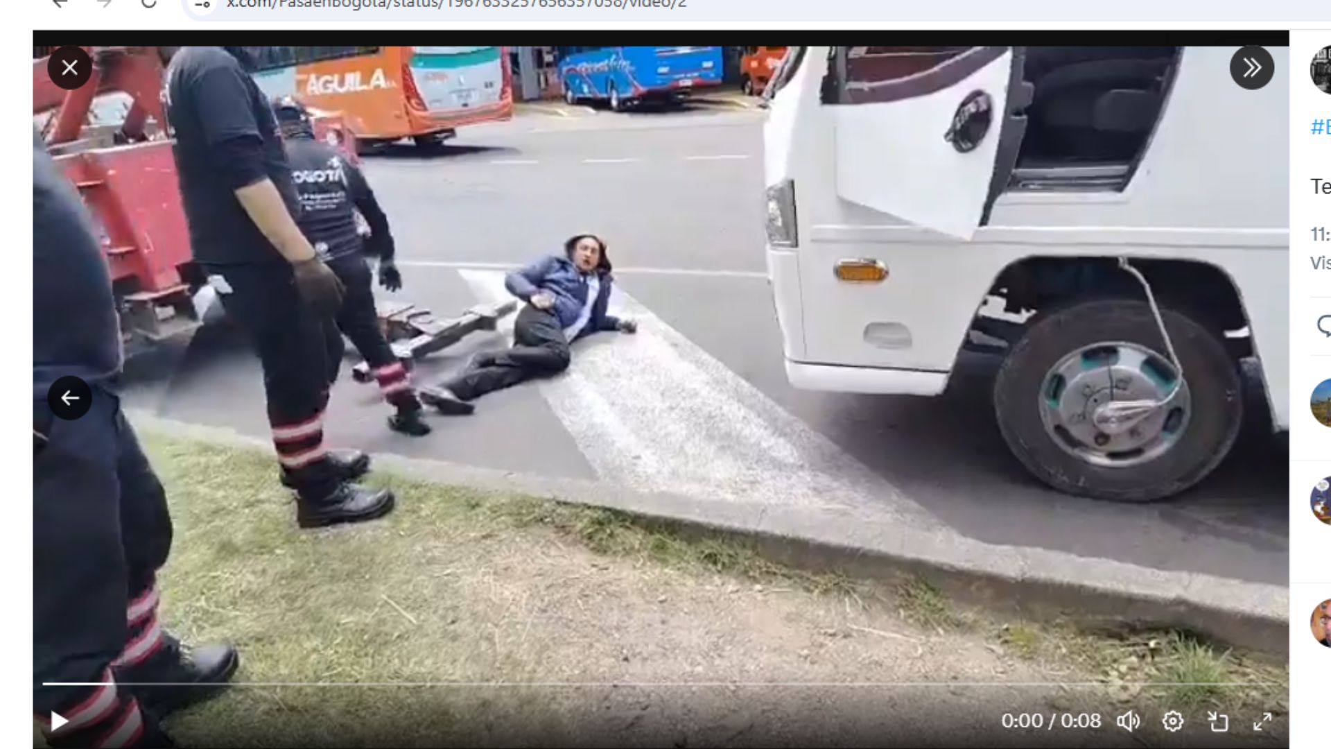 Bogotá hoy: hombre se tiró al piso para que grúa no se llevara su bus