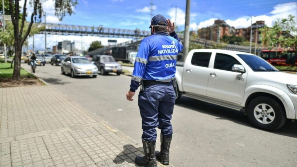 Agente de tránsito / Página Secretaría de Movilidad de Bogotá