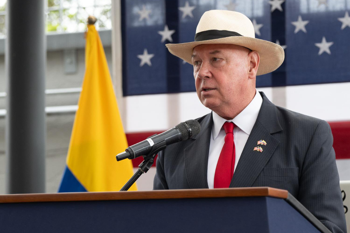 "Momento delicado": embajador de EE. UU. en Colombia advierte sobre relación de ambos países, luego de desertificación. 