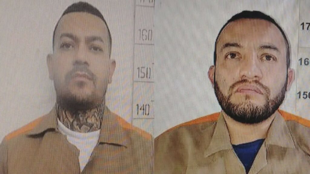 Imágenes de 'el Costeño' y 'el Viejo', luego de ser trasladados de prisión. Ambos están implicados en el asesinato de Miguel Uribe