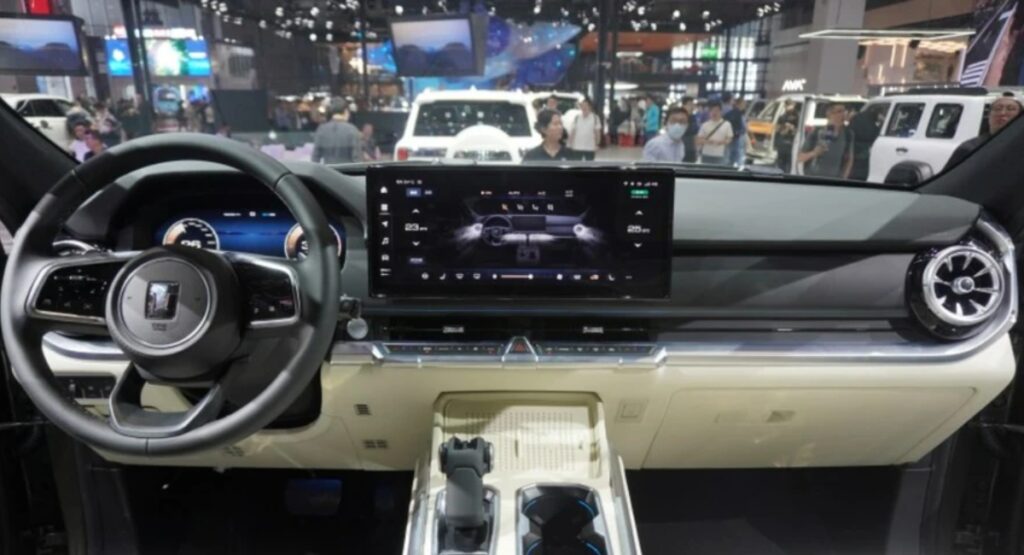 Interior de la Tank 400 / Autocosmos