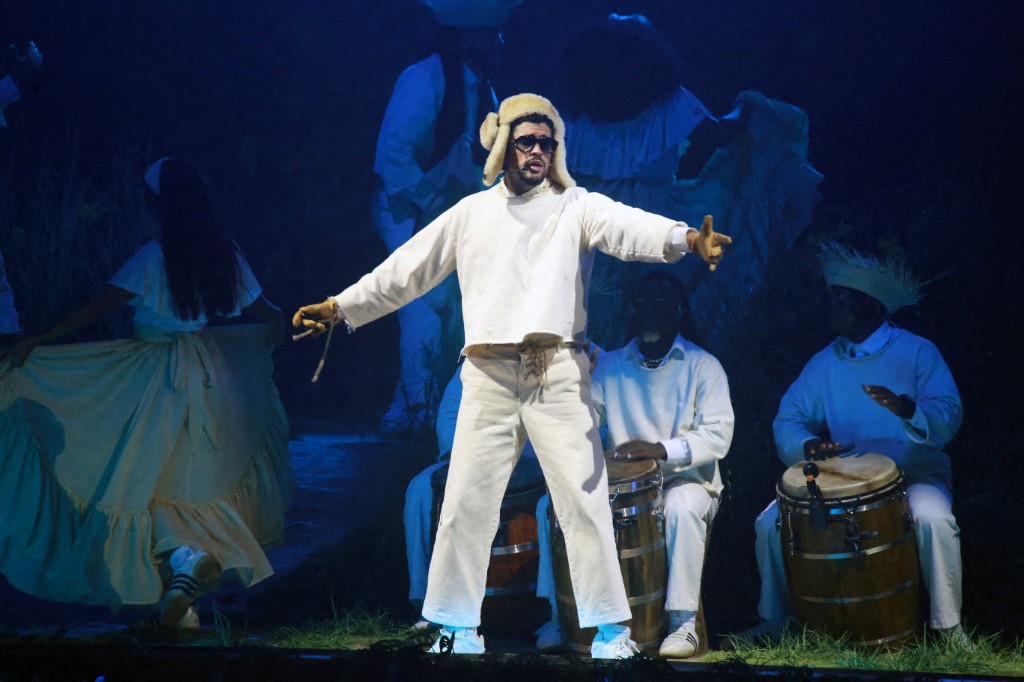 Anuncian redadas en el Super Bowl por presentación de Bad Bunny en Estado Unidos